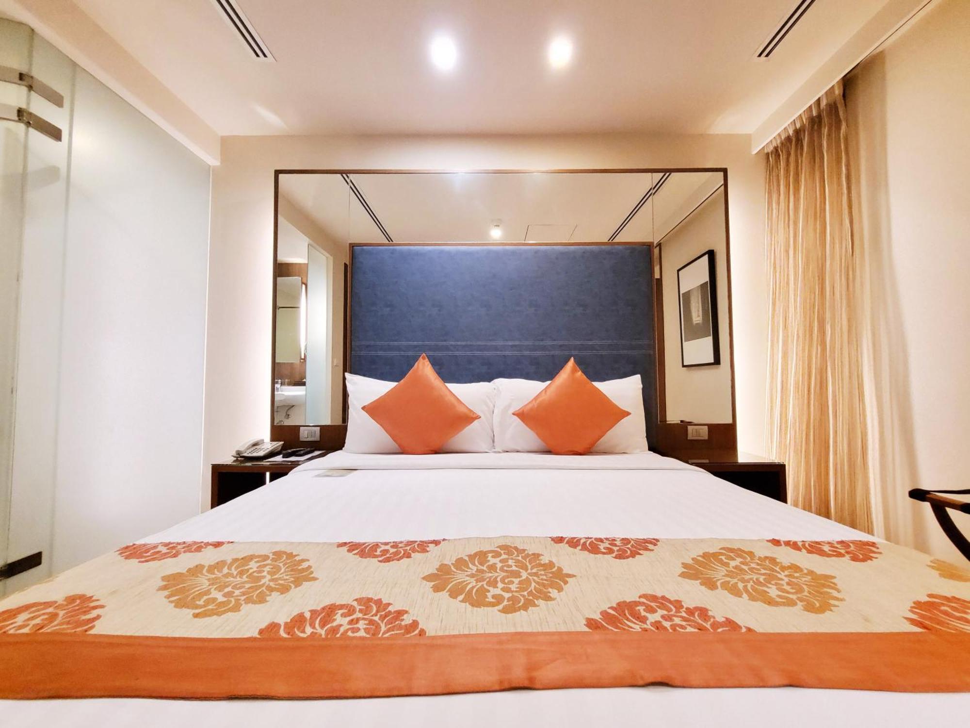 מלון On 8 Sukhumvit Nana Bangkok By Compass Hospitality מראה חיצוני תמונה