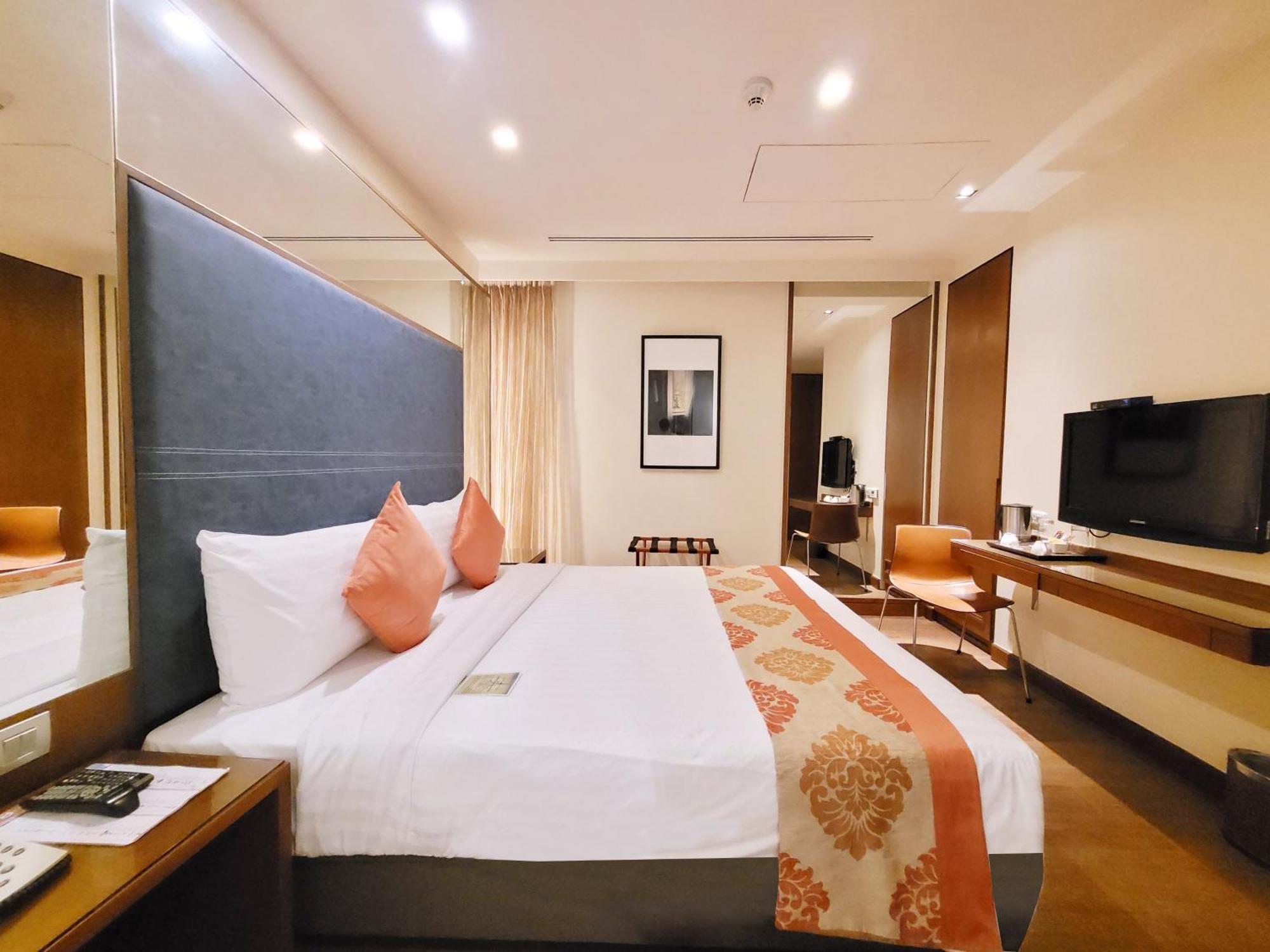 מלון On 8 Sukhumvit Nana Bangkok By Compass Hospitality מראה חיצוני תמונה